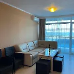 Gallery L Apartment *