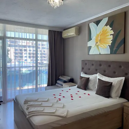 Gallery L Apartment *