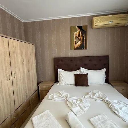 Gallery L Apartment *