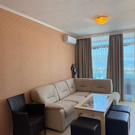 Gallery L Apartment *