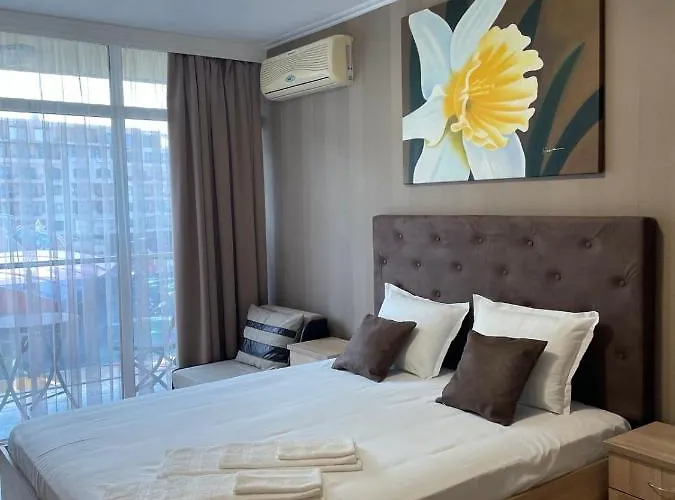 Gallery L * Сонячний Берег