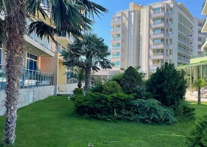 Gallery L Апартаменти